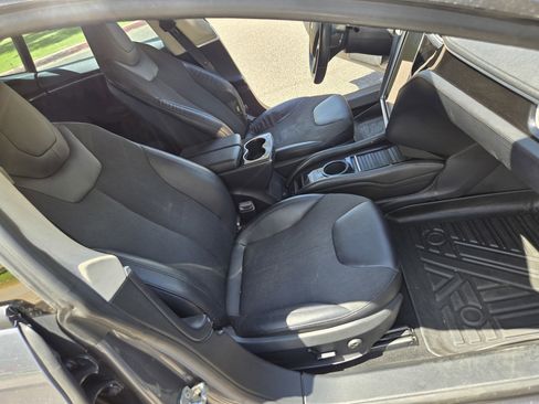 Used 2013 Tesla Model S image 16