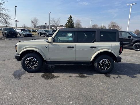 New 2026 Ford Bronco Outer Banks AWD/4WD image 4