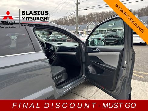 Used 2023 Volkswagen Taos SE image 14