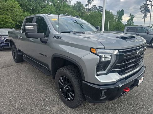 Used 2025 Chevrolet Silverado 2500 LT w/ Trail Boss Package image 3