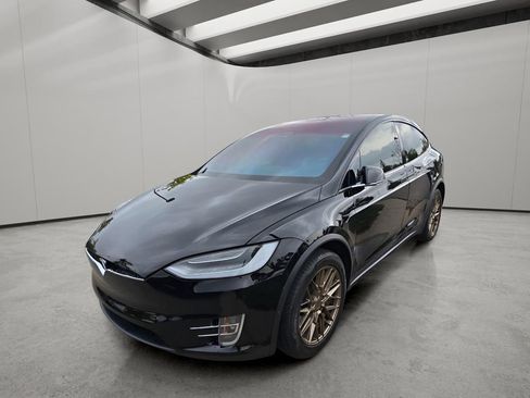 Used 2018 Tesla Model X 100D AWD/4WD image 2