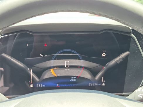 Used 2025 Chevrolet Trax LT w/ LT Convenience Package FWD image 16