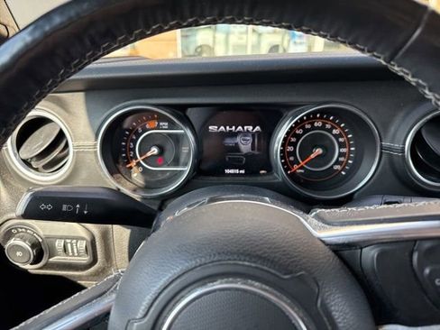Used 2018 Jeep Wrangler Unlimited Sahara image 14