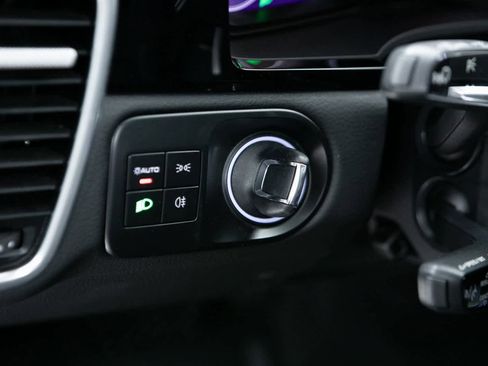 Certified 2022 Porsche Cayenne image 20