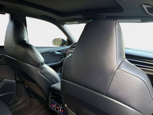 Used 2024 Audi RS Q8 4.0T image 29