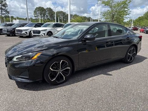 Used 2024 Nissan Altima 2.5 SR image 10