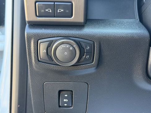 Used 2018 Ford F150 Raptor w/ Equipment Group 802A Luxury image 19