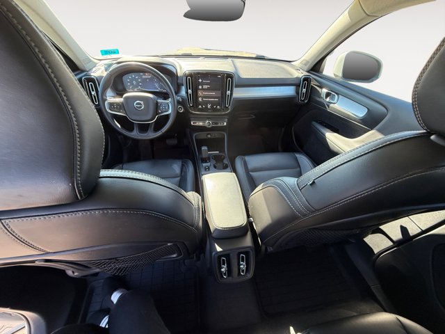 Used 2022 Volvo XC40 T5 Momentum w/ Premium Package AWD/4WD image 15