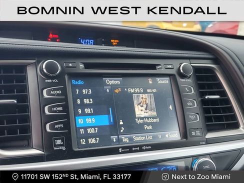 Used 2017 Toyota Highlander Limited image 26