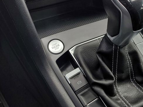 Used 2022 Volkswagen Taos SE image 19