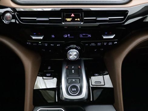 Used 2023 Acura MDX SH-AWD w/ Technology Package image 25