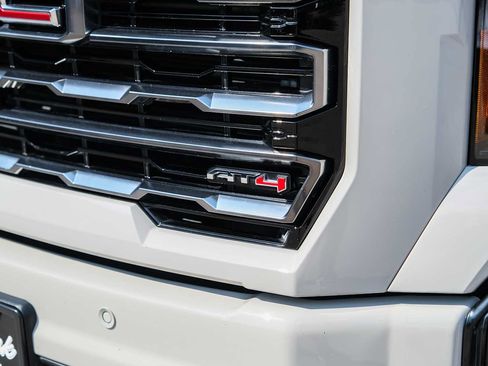 Used 2026 GMC Sierra 2500 AT4 AWD/4WD image 3