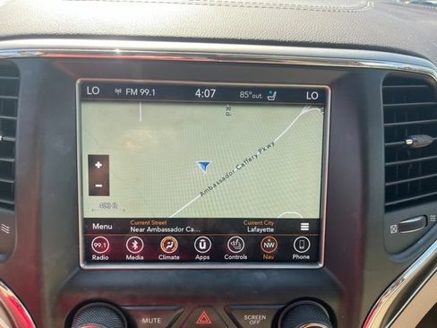 Used 2018 Jeep Grand Cherokee Overland RWD image 23
