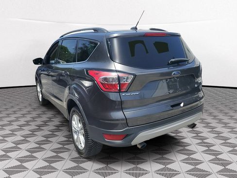 Used 2018 Ford Escape SE FWD image 3