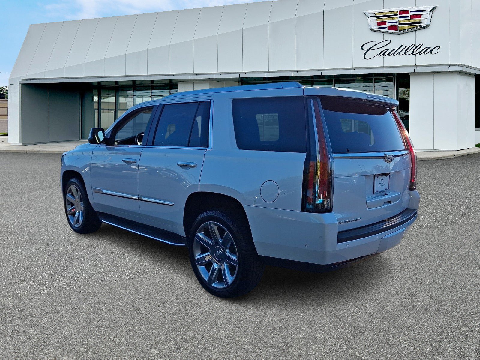 Used 2020 Cadillac Escalade Luxury AWD/4WD image 4