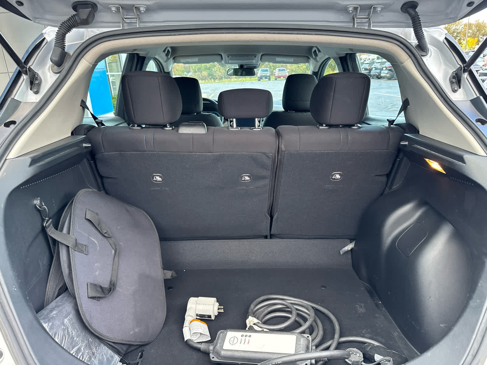 Used 2025 Nissan Leaf S FWD image 14