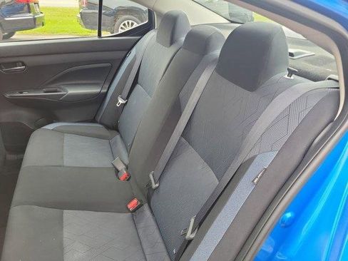 Used 2023 Nissan Versa SV image 9