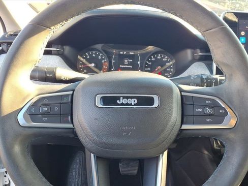 Used 2022 Jeep Compass Latitude image 46