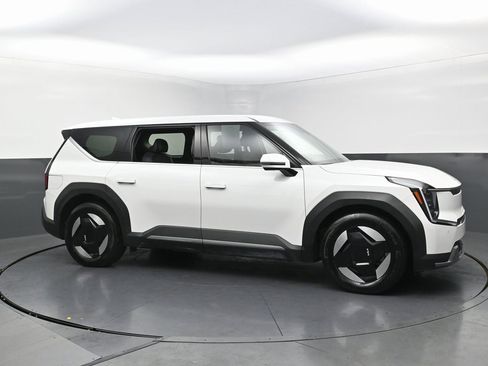 Used 2024 Kia EV9 Light Long Range image 49