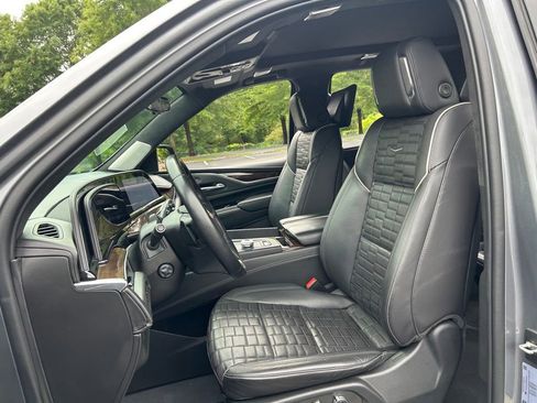 Used 2021 Cadillac Escalade Sport Platinum w/ Heavy-Duty Trailer Package AWD/4WD image 37