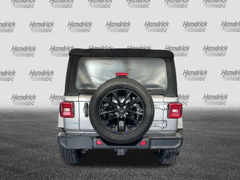 Used 2021 Jeep Wrangler Unlimited Sahara w/ Cold Weather Group image 9