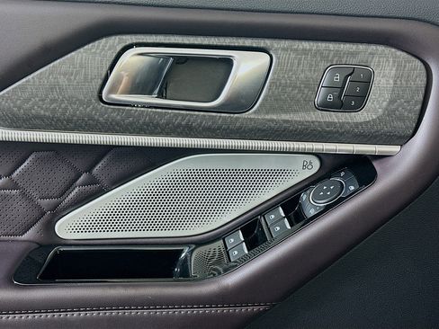 Used 2025 Ford Explorer Platinum w/ LUX Leather Package image 15