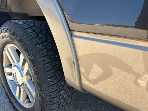 Used 2005 Ford F150 Lariat AWD/4WD image 36