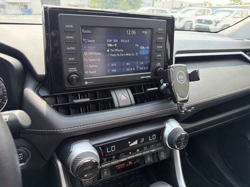 Used 2022 Toyota RAV4 XLE w/ Convenience Package AWD/4WD image 32