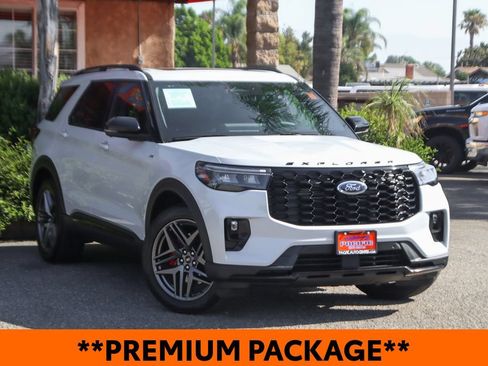 Used 2026 Ford Explorer ST-Line w/ ST-Line Street Pack AWD/4WD image 2