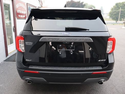 Used 2024 Ford Explorer XLT w/ Equipment Group 202A AWD/4WD image 3