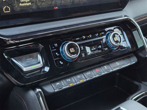 Used 2024 GMC Sierra 1500 AT4 w/ Technology Package image 17