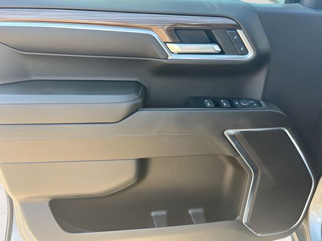 Used 2023 Chevrolet Silverado 1500 RST RWD image 13
