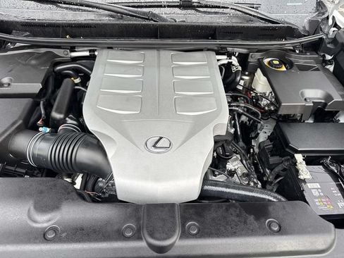 Used 2023 Lexus GX 460 Luxury w/ Accessory Package AWD/4WD image 10