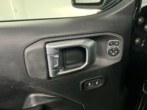Used 2021 Jeep Wrangler Sport image 21