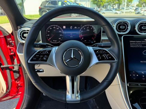 Used 2025 Mercedes-Benz C 300 Sedan image 33