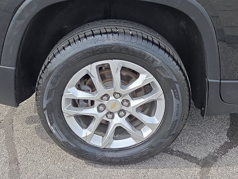 Used 2018 Chevrolet Traverse LS w/ LPO, Black Accent Package FWD image 7