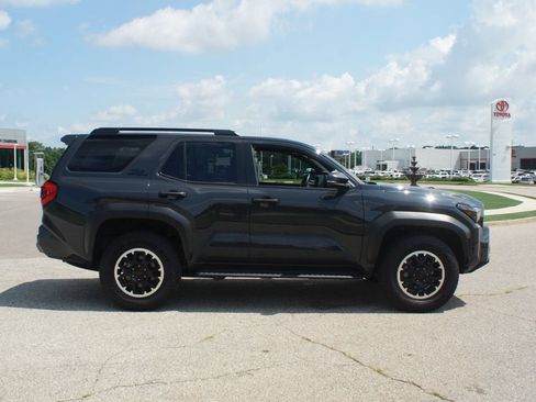 Certified 2025 Toyota 4Runner TRD Off-Road Premium AWD/4WD image 20