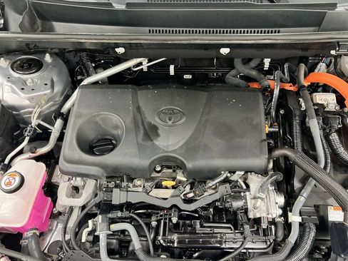 Used 2022 Toyota RAV4 XLE AWD/4WD image 24