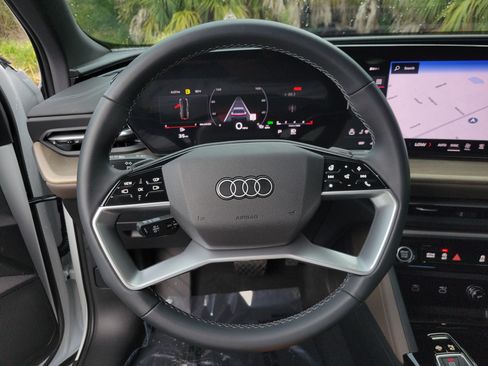 Used 2025 Audi Q5 Prestige AWD/4WD image 32