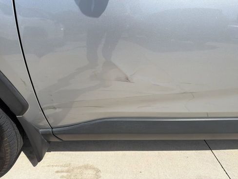 Used 2022 Toyota RAV4 XLE AWD/4WD image 11