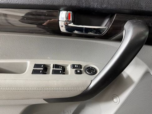 Used 2011 Kia Sorento LX image 14