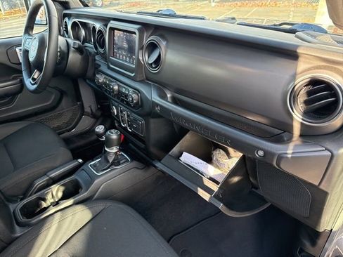 Used 2021 Jeep Wrangler Unlimited Sport image 26