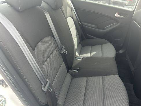 Used 2017 Kia Forte LX image 5