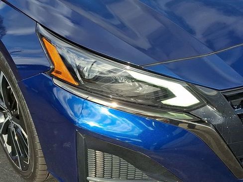 Used 2023 Nissan Altima 2.5 SR image 9