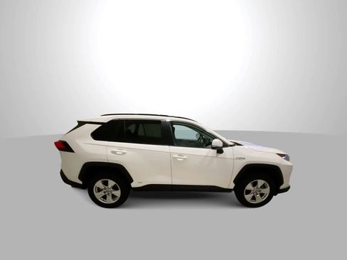 Certified 2021 Toyota RAV4 XLE w/ Convenience Package image 9