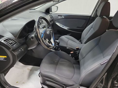 Used 2013 Hyundai Accent SE image 4