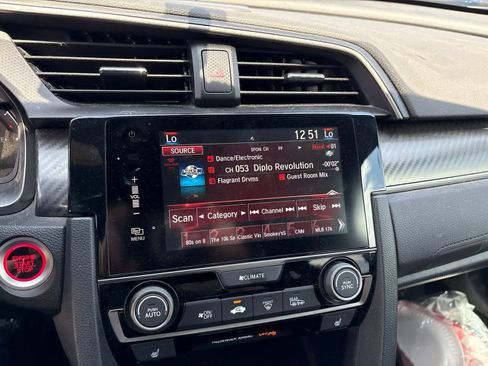Used 2018 Honda Civic Si image 10