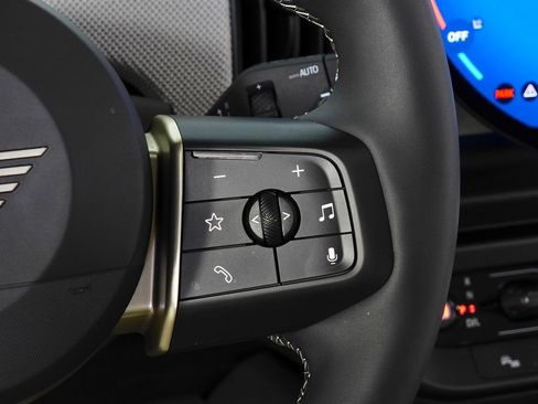 Certified 2025 MINI Cooper 4-Door Hardtop image 29