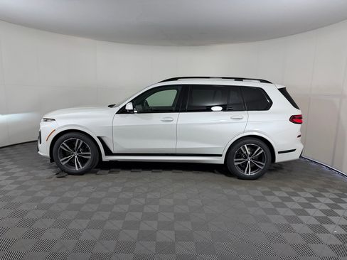 Used 2027 BMW X7 xDrive40i AWD/4WD image 2