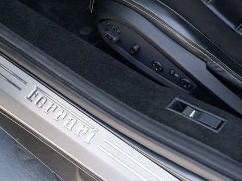 Used 2015 Ferrari 458 Italia Coupe RWD image 34